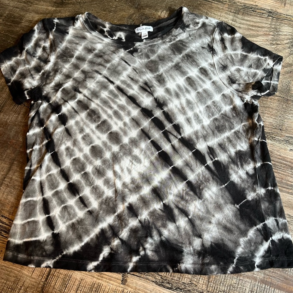 Love fire black tye-dye t-shirt